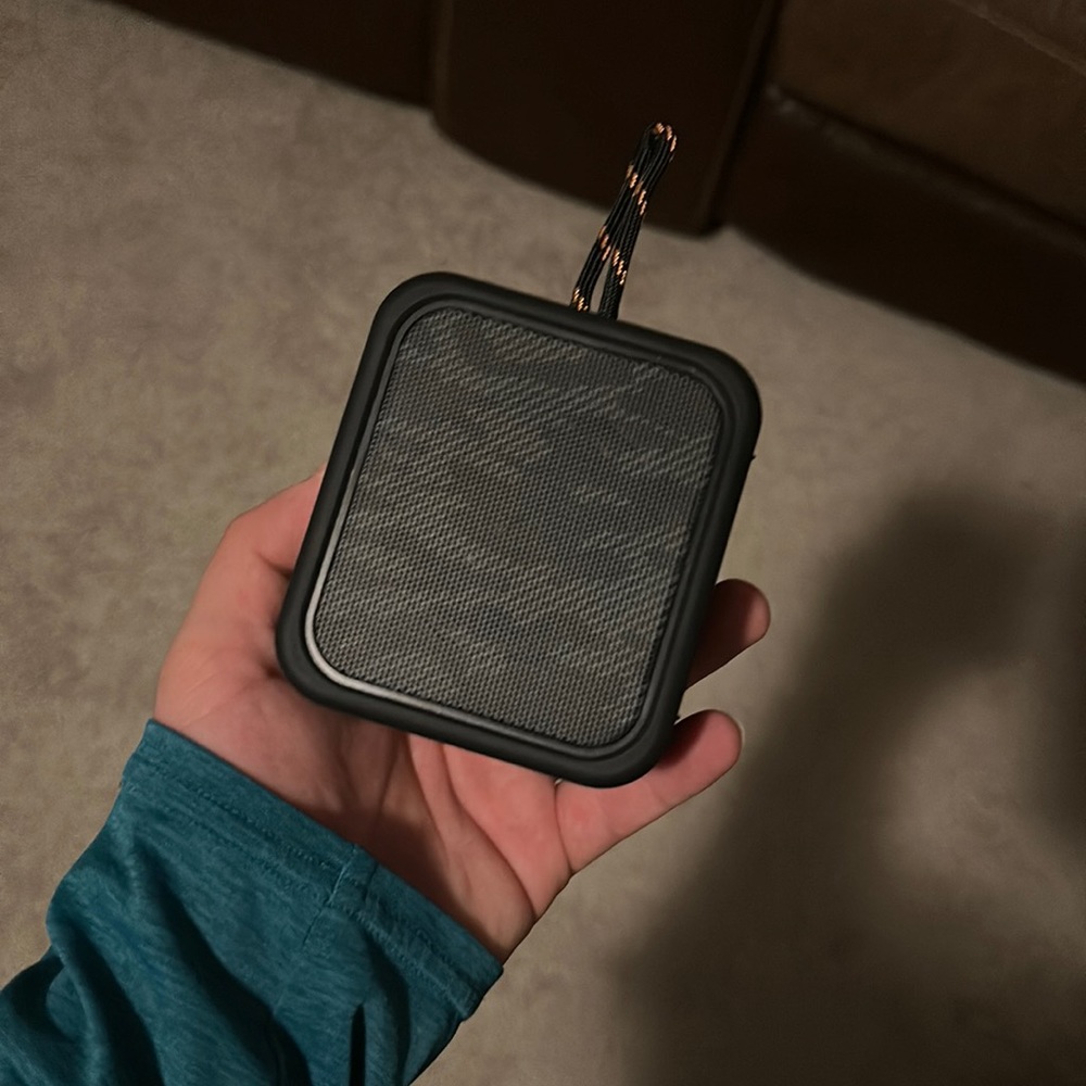 NWOT Wren Black Camo Portable Blue Tooth Waterproof Speaker